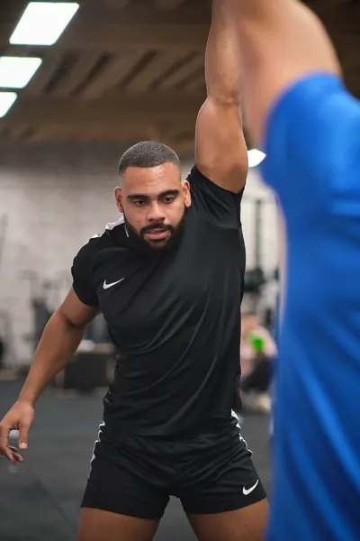 Manu, coach cardio et HIIT à domicile, Île-de-France